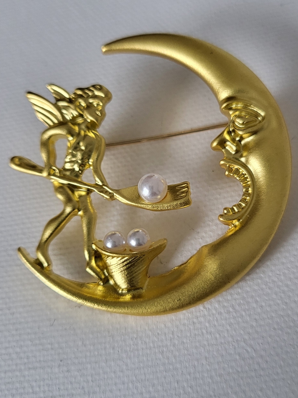 Cute Goldtone Moon and Cherub Pearl Brooch - Unbranded